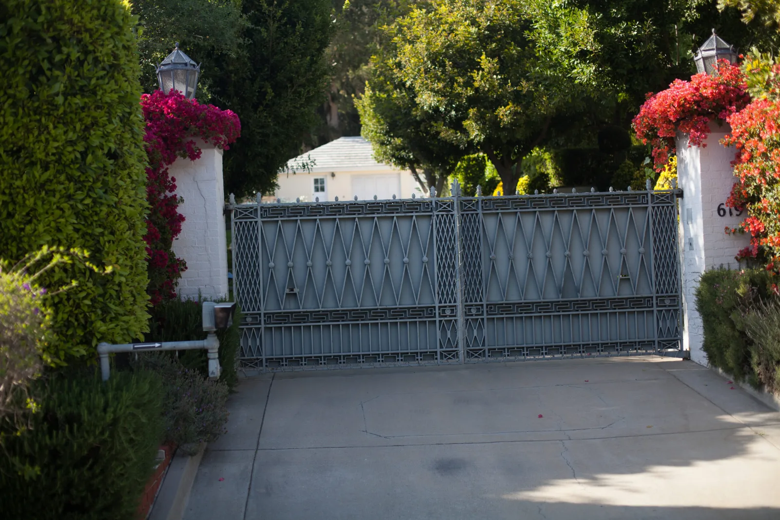 The Real Advantages of an Automatic Gate Opener at Home